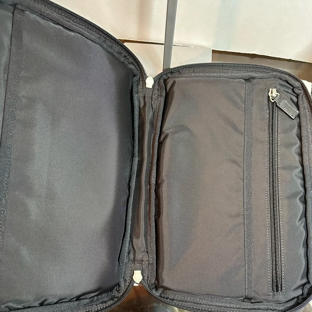 Men ipad/toiletry Coach bag